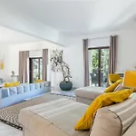 Casa vacanze Seaside Family Friendly House With A Swimming Pool Arbanija, Ciovo - 24430 Traù