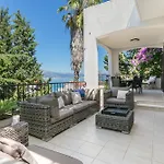Seaside Family Friendly House With A Swimming Pool Arbanija, Ciovo - 24430 Casa vacanze