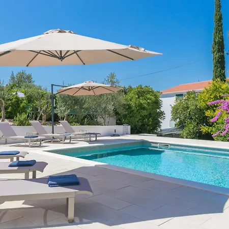 Semesterbostad Seaside Family Friendly House With A Swimming Pool Arbanija, Ciovo - 24430 *