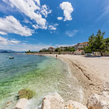 Seaside Family Friendly House With A Swimming Pool Arbanija, Ciovo - 24430 Prázdninový dům Trogir