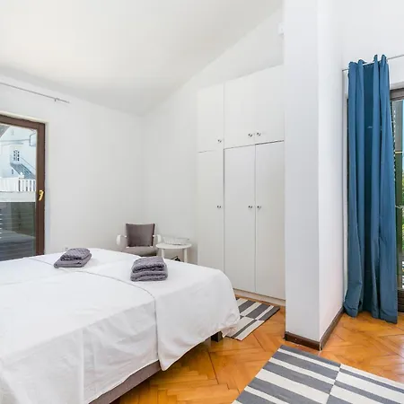 Seaside Family Friendly House With A Swimming Pool Arbanija, Ciovo - 24430 Ferienhaus Trogir