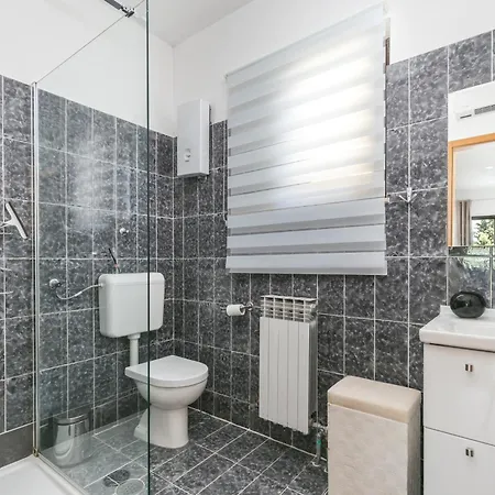 Seaside Family Friendly House With A Swimming Pool Arbanija, Ciovo - 24430 Trogir