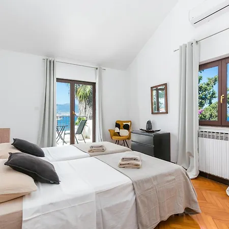 Seaside Family Friendly House With A Swimming Pool Arbanija, Ciovo - 24430 * Trogir