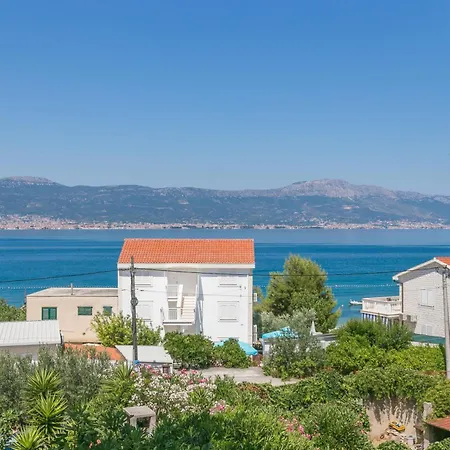 Semesterbostad Seaside Family Friendly House With A Swimming Pool Arbanija, Ciovo - 24430 Trogir