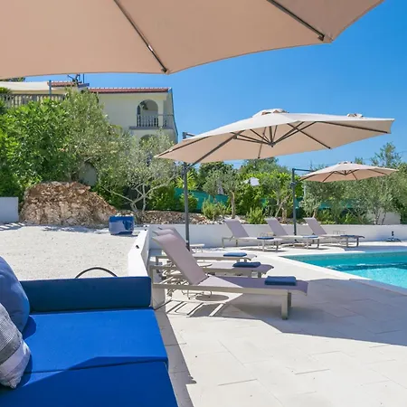 Seaside Family Friendly House With A Swimming Pool Arbanija, Ciovo - 24430 Hébergement de vacances Trogir