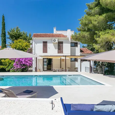 Semesterbostad Seaside Family Friendly House With A Swimming Pool Arbanija, Ciovo - 24430 *