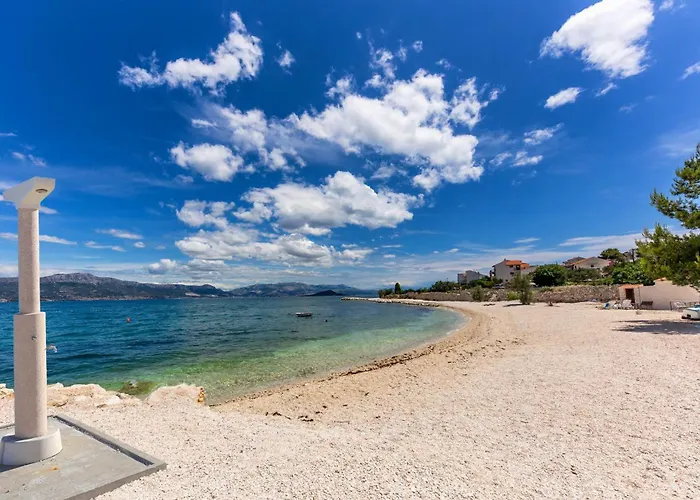 Seaside Family Friendly House With A Swimming Pool Arbanija, Ciovo - 24430 Hébergement de vacances *