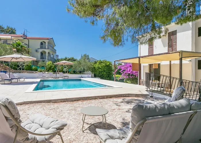 Seaside Family Friendly House With A Swimming Pool Arbanija, Ciovo - 24430 Hébergement de vacances *