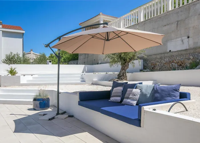 Vakantiehuis Seaside Family Friendly House With A Swimming Pool Arbanija, Ciovo - 24430