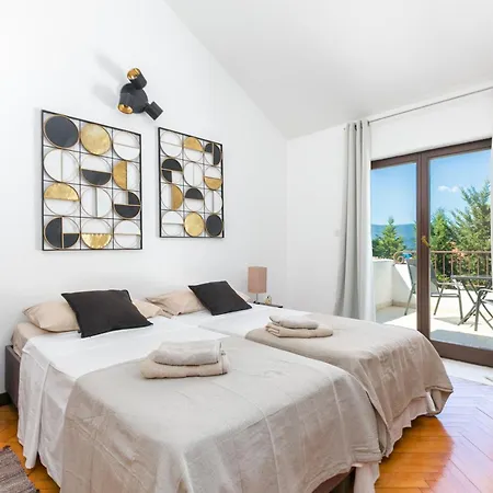 Tatil Evi Seaside Family Friendly House With A Swimming Pool Arbanija, Ciovo - 24430 *