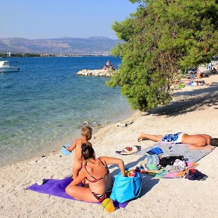 Seaside Family Friendly House With A Swimming Pool Arbanija, Ciovo - 24430 Semesterbostad