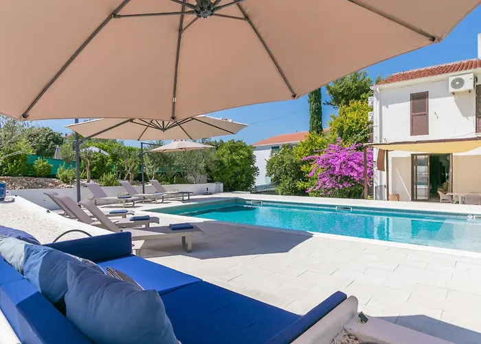 Seaside Family Friendly House With A Swimming Pool Arbanija, Ciovo - 24430 Σπίτι διακοπών *
