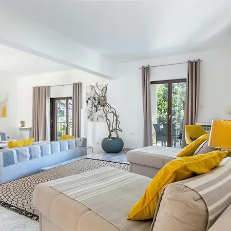 Casa de Férias Seaside Family Friendly House With A Swimming Pool Arbanija, Ciovo - 24430 Trogir